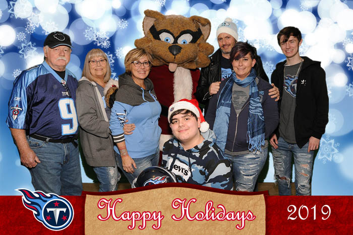 Titans19Holiday_90_9191